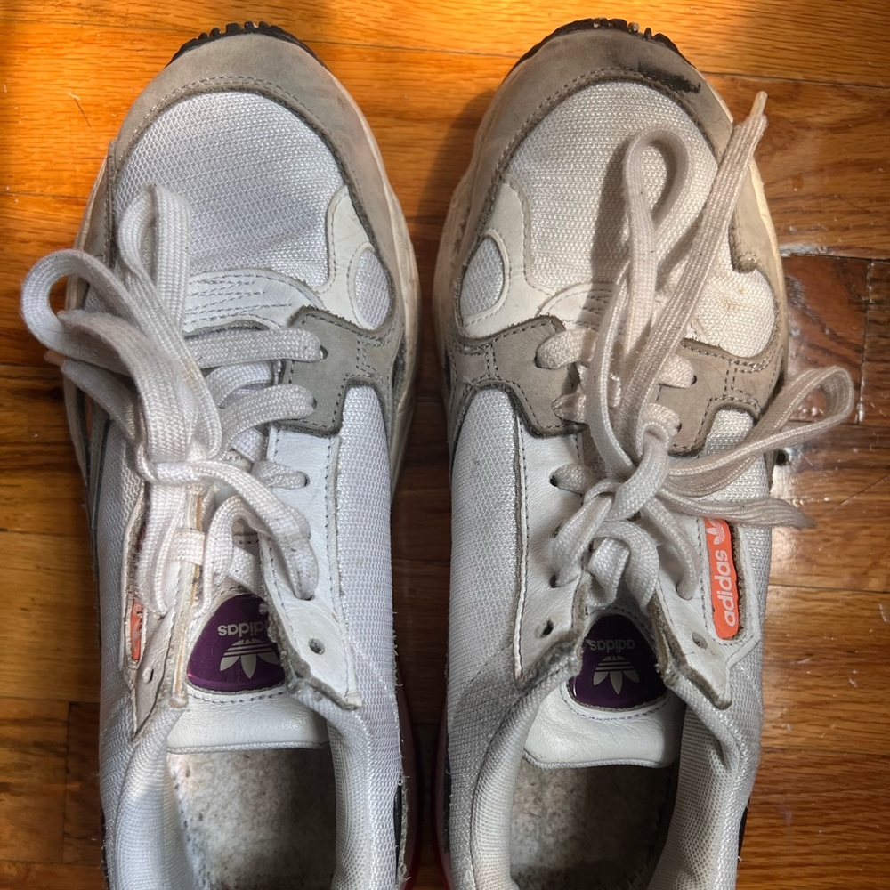 Used Adidas Falcons - Picture 2 of 7